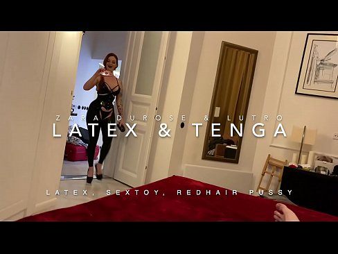 ❤️ Dada wa kambo mwenye kichwa chekundu akiwa amevalia vazi la latex alilobanwa na kaka wa kambo Ponografia kali